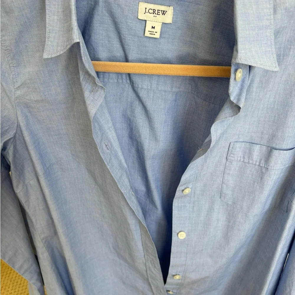 J. Crew women’s Blue oxford Shirt size Medium - Picture 3 of 7